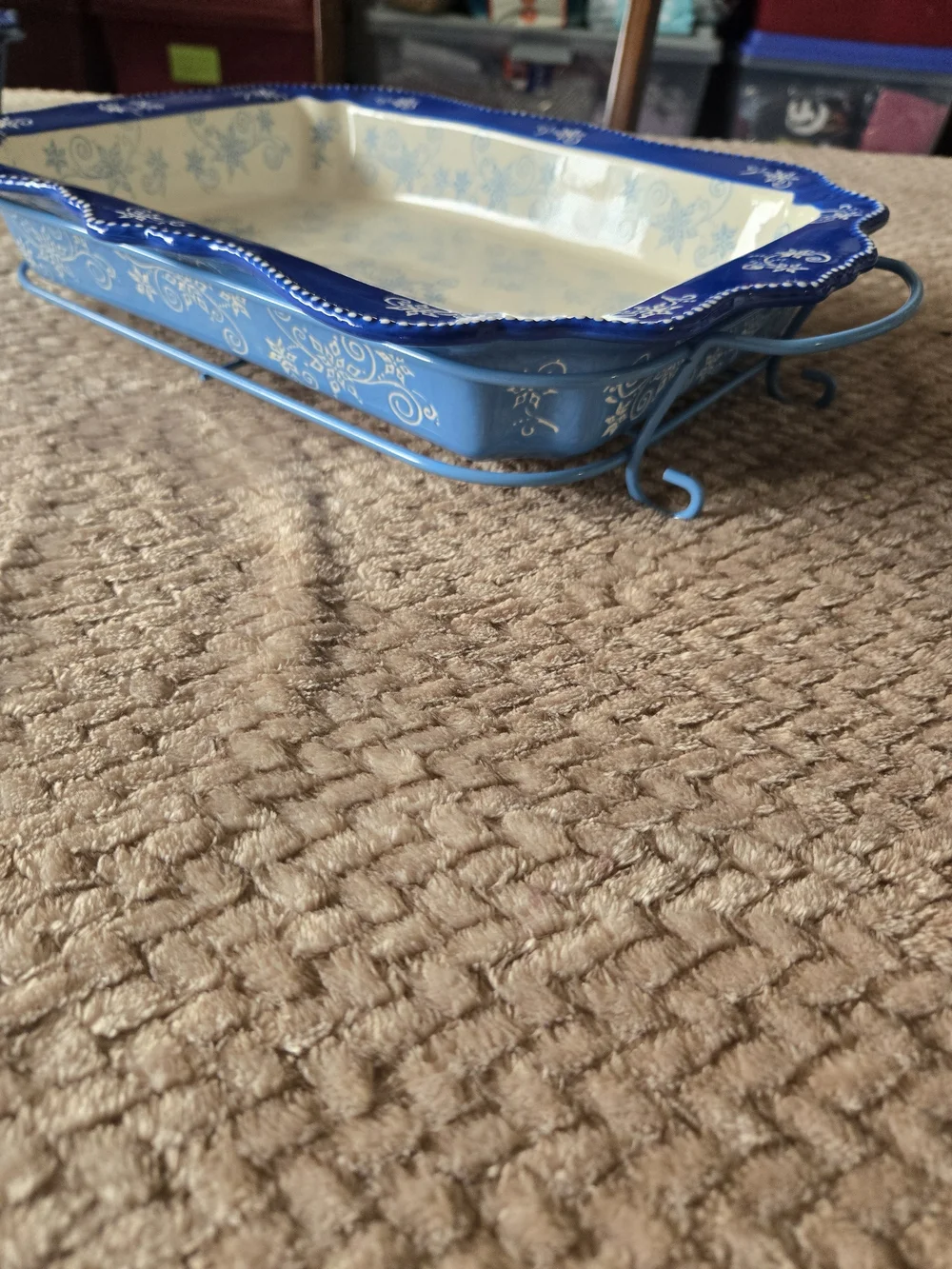 Temp-tations by Tara Floral Lace Blue 2.5 Qt Casserole Baker Dish Wire Rack